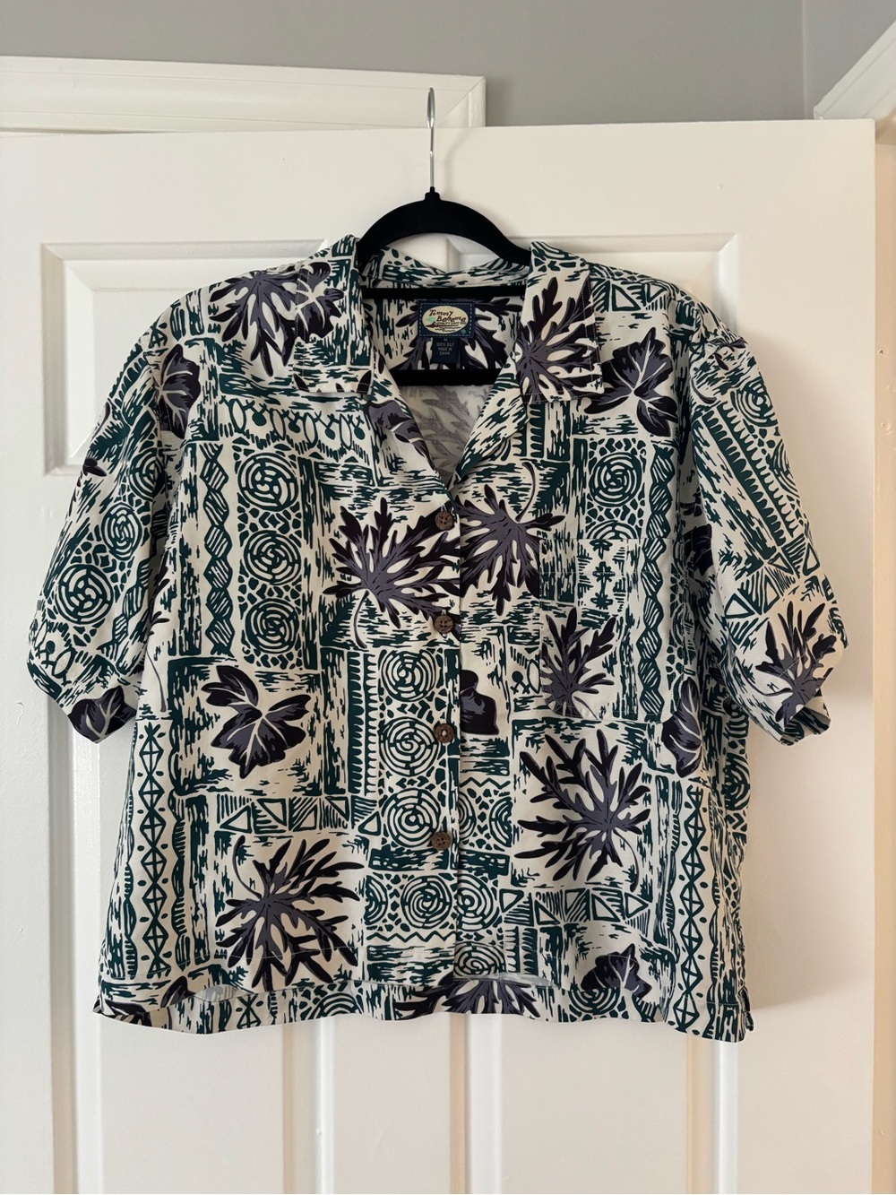 Tommy Bahama 100% Silk Hawaiian Tropical Print Button-Down - Size M - NWOT